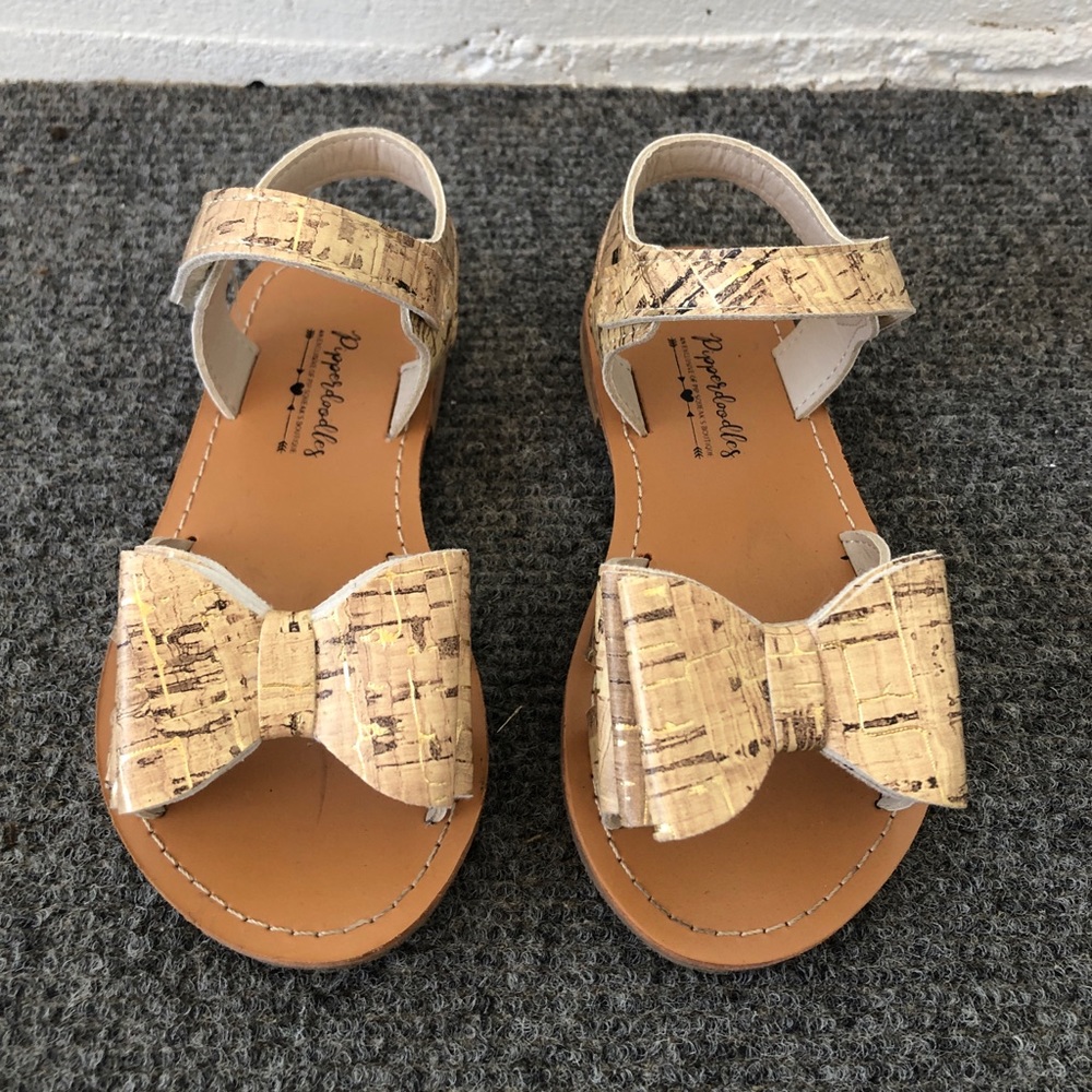 Gold speck cork toddler girl bow sandals